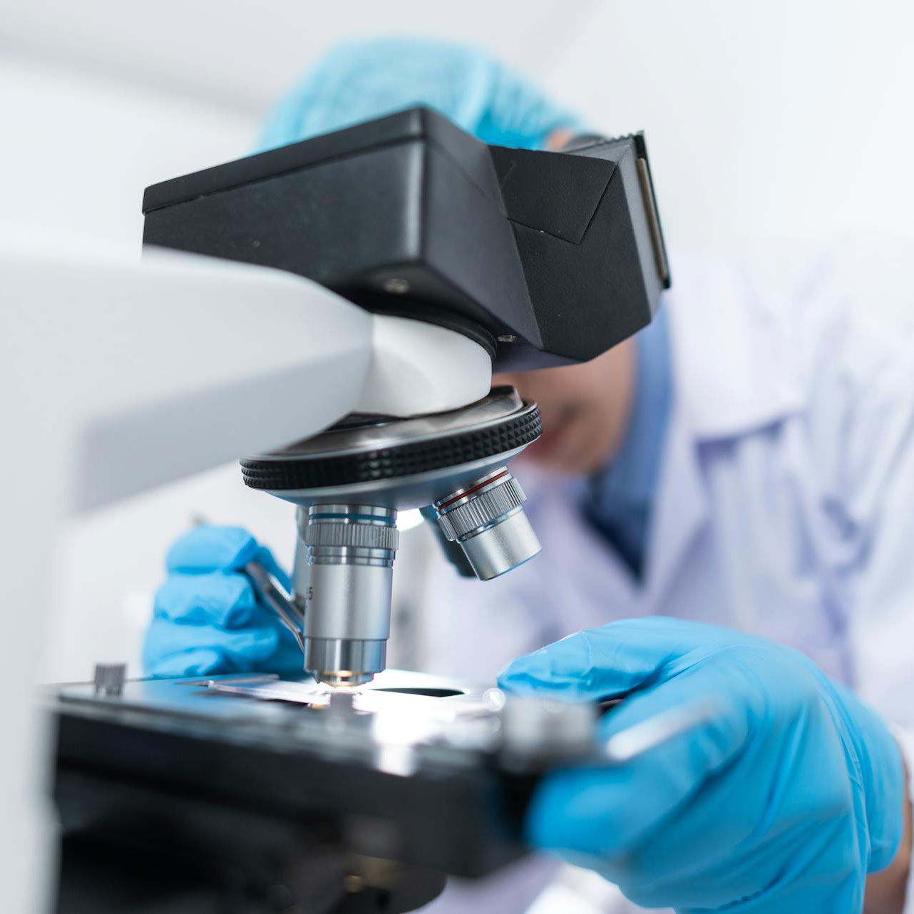 Prequel Genetics es un laboratorio diagnóstico de nueva generación, fundado por un equipo de profesionales sénior con más de 15 años de experiencia en laboratorios líderes de genética médica. En colaboración con Temple University (Filadelfia, EE. UU.), ofrecemos soluciones genómicas de vanguardia a profesionales clínicos de todo el mundo. Creemos en Más que pruebas – una verdadera colaboración, proporcionando a nuestros distribuidores pruebas científicamente rigurosas y de alto rendimiento en áreas clínicas clave.